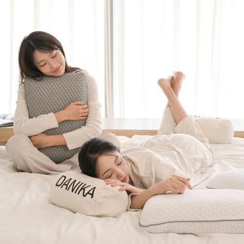 [다니카] 롤업 캠핑베개 빅사이즈 메모리폼 휴대용 차박 배개 커플 언니 베게